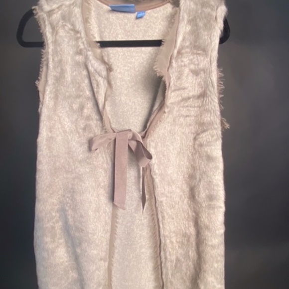 Simply Vera Wang Vest Jacket Size L Gray Faux Fur Knit Sleeveless Tie Pockets - Picture 2 of 2